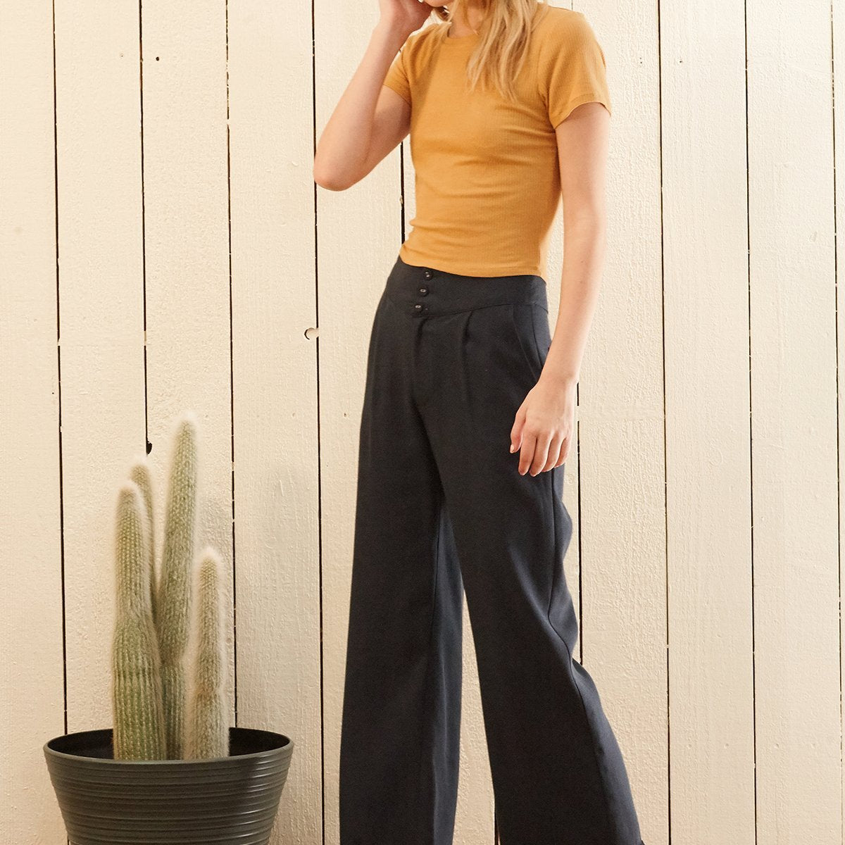 Women's Fringe Hem Cropped Pants in Navy